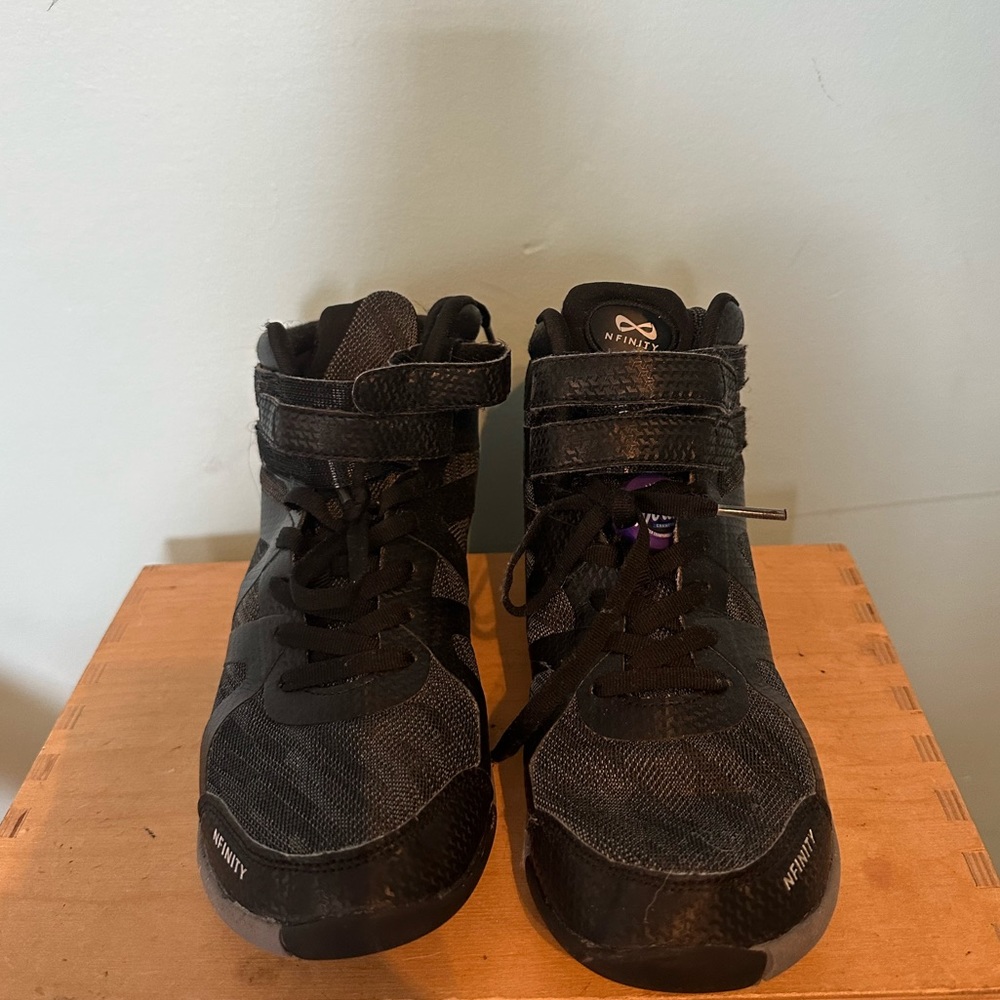 Nfinity Beast mid top cheerleading sneakers